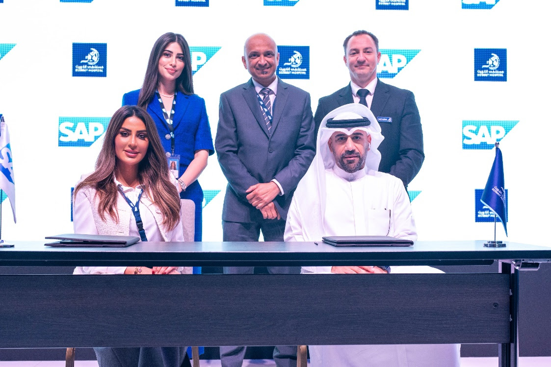 (Seated): Sundus Bushahri, Managing Director of SAP Kuwait and Jarrah Al Naser, Executive Board Member, Kuwait Hospital. (Standing, from left): Reem Judah, Account Executive, SAP Kuwait; Keith Francis, CIO, Kuwait Hospital; and Alexander Jankuloski, CEO of Kuwait Hospital.